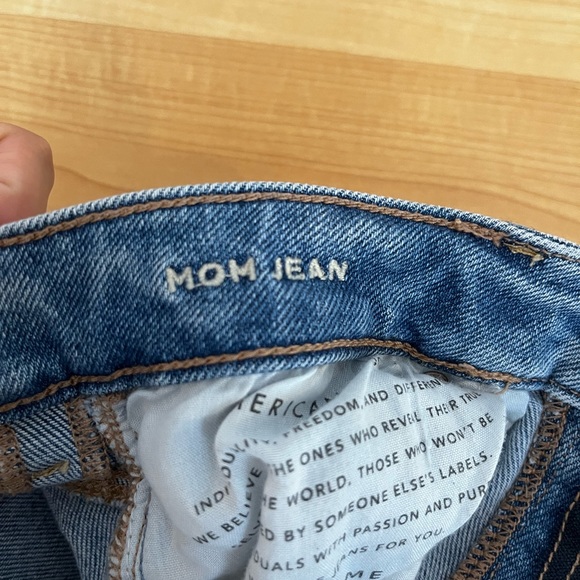 American Eagle Ripped Jeans - Picture 6 of 6